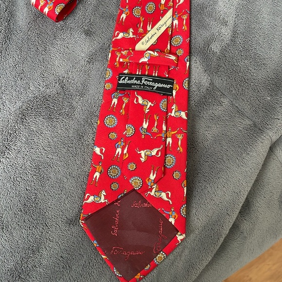 Salvatore Ferragamo horse and rider silk tie - Picture 3 of 4